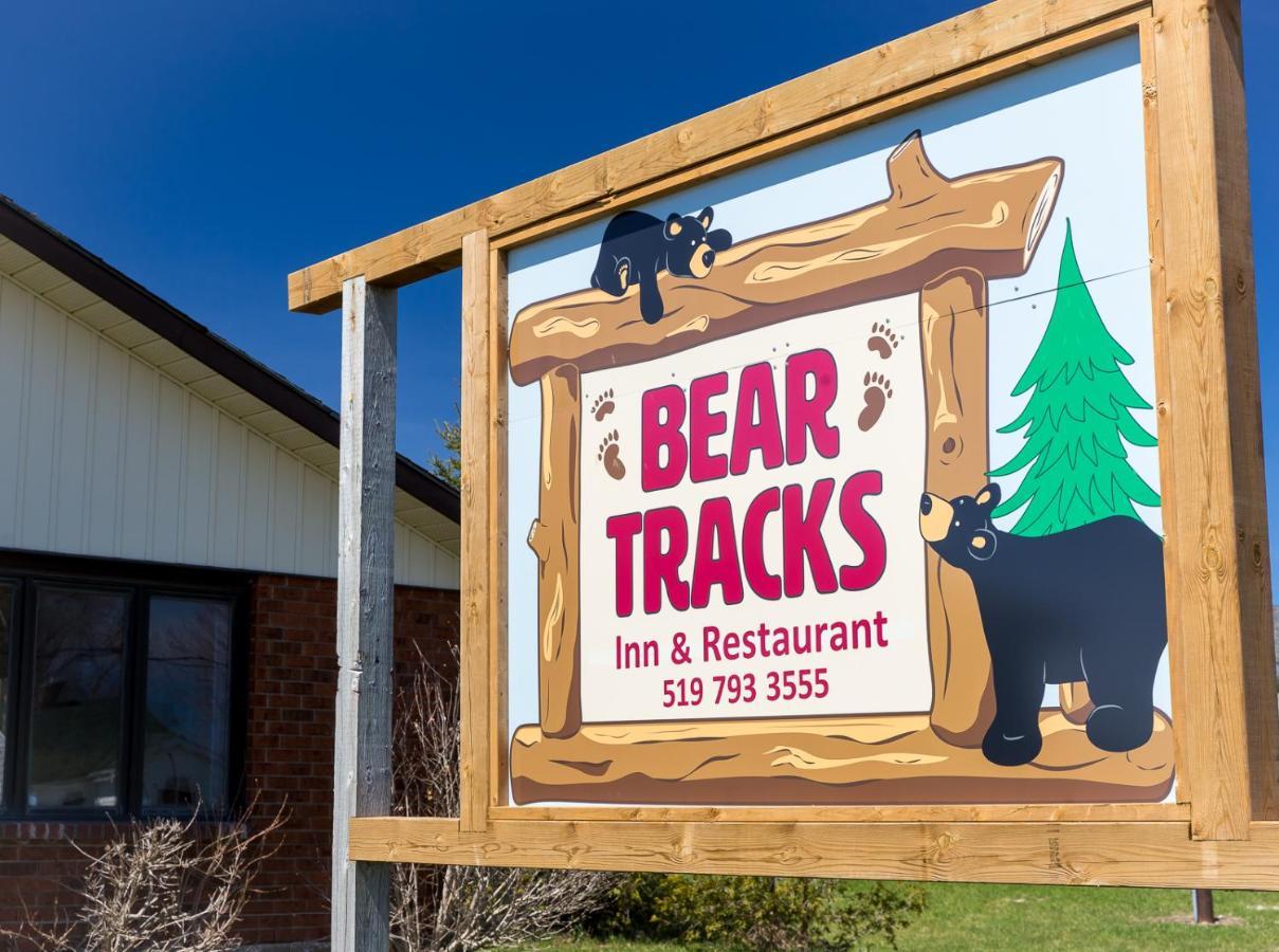 Bear Tracks Inn Lion's Head Bagian luar foto
